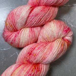 Merlin Merino Linen Fingering: Beryl ~ Merlin ~ Merino Linen Singles