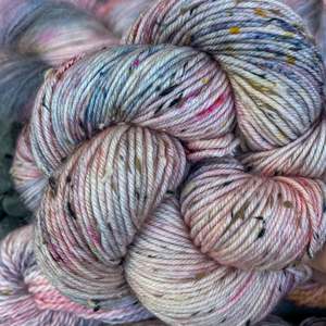 Tweedy Dk: Libra ~ Tweedy DK ~ Donegal Nep Merino 8ply
