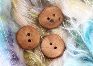 Oak wood buttons 2.8cm