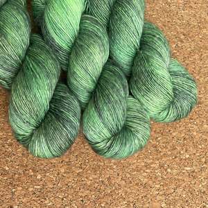 Jelly Friends: Anthozoa ~ Merlin ~ Merino Linen Singles