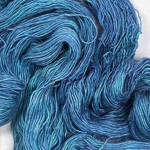 Point Break ~ Merlin Fingering ~ Merino Linen singles