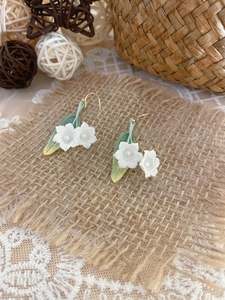 Micro Crochet Jewellery: Micro Crochet Lily & Gradient Leaf Earrings
