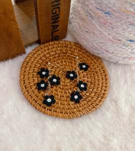 Micro Crochet Jewellery: Micro Crochet Black Flowers Earrings