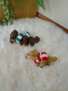 Long-bodied Dachshund Key Charm