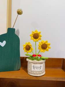 Crochet Floral Art: Spring Sunflowers Pot
