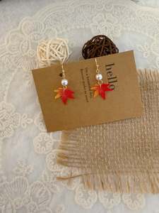 Micro Crochet Jewellery: Maple Leaf Earrings