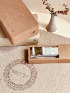 ESSENTIAL YOGA KIT GOLD