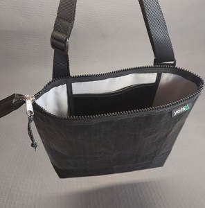 Shoulder Bags: Scout Bag Silver Grey