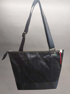 Shoulder Bags: Scout Bag Red