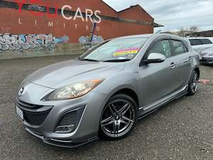 Axela Sport: 2010 Mazda Axela Sport