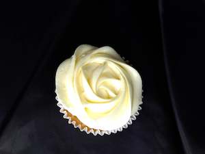 Cupcakes: Carrot Cupcake w/ Cream Cheese Frosting