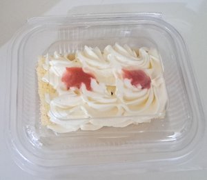 Slices: Strawberry Sponge