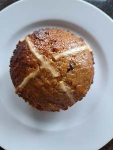 Breads Buns: Traditional Hot Cross Bun (Individual)