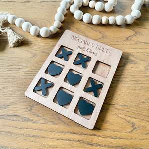 Valentines Day: Personalised hearts & kisses board