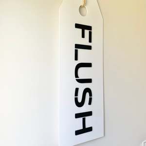 Flush swing tag