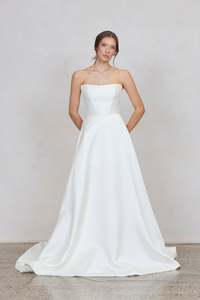 Lexi Mini + Overskirt