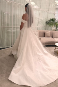 Veils: Voluminous Ivory Veil