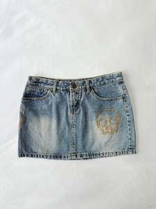 Staff Picks: 00’s Skull denim mini skirt | Size 10