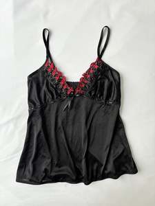 Sale: 00’s Red ribbon cami | Size 10-12