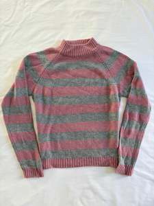 00’s Pink and grey striped knit | Size medium