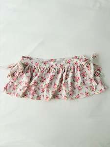 Skirts: 00’s Floral ruffle micro skirt | Size 6-8
