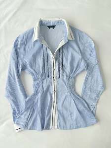 00’s Blue ruffle cinched shirt | Size 12