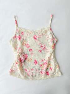 Tops: 00’s Floral lace cami | Size large