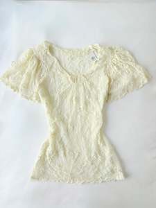 00’s Anne Mardell cream lace top | Size 8-12