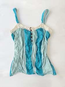 Staff Picks: 00’s Begum blue split front cami | Size 12