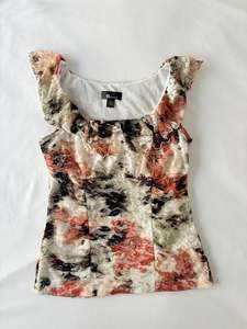 Sale: 00’s Milkmaid ruffle top | Size small