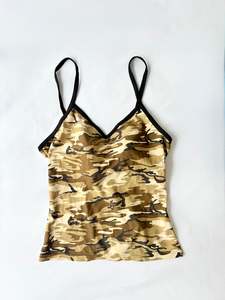 00’s Camo v neck tank | Size small