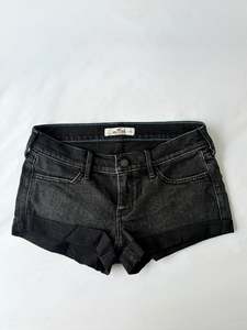 00’s Hollister black denim shorts | Size 10