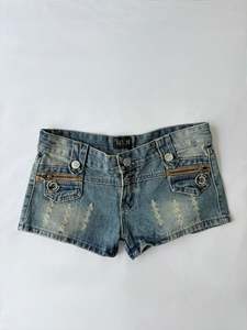 Frontpage: 00’s MLN denim shorts | Size 10