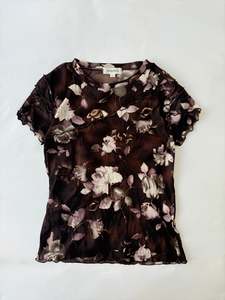 Frontpage: 00’s Brown floral mesh tee | Size 10