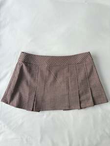 Skirts: 00’s Houndstooth pleated skirt | Size 8