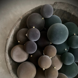 N O R D S T J E R N E: Velvety Bauble | Pine Green