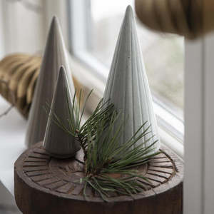 L A S T C H A N C E: Ceramic Christmas Tree | Small | Sand