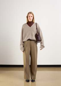 Cashmere V-Neck Knit / Fawn Knit