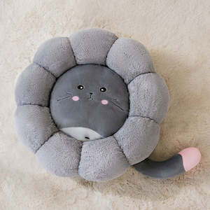 Pets: Dog Cat Bed or Seat Mat - Gray Cat