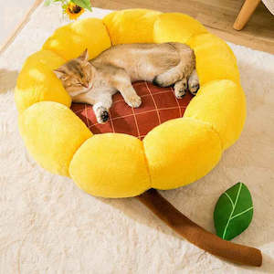 Pets: Dog Cat Bed - Sunflower