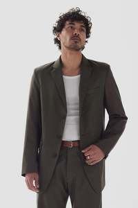 THE DIRECTOR IN FLAXSEED, SS26