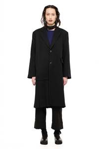 DE-PLEAT COAT IN BLACK, AW26