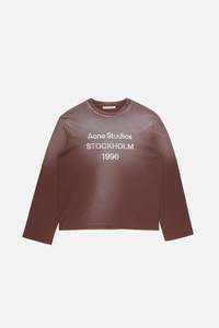 RELAXED FIT L/S LOGO T-SHIRT IN CHOCOLATE BROWN, SS26