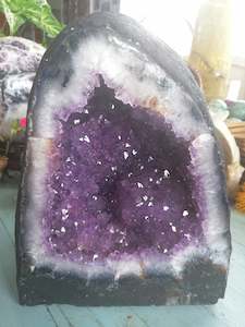 Clusters: 💜Stunning 8.4kg Amethyst Cave