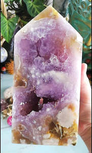 Caves: Huge Amethyst & Flower Agate Tower