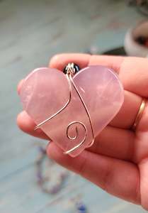 Jewellry: Rose Quartz Wire Wrapped Heart