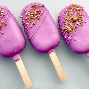 Products: Cupcakes – iced (Set of 12)