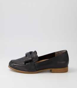 Products: Tarnow Xf Black Leather Loafers by Ziera