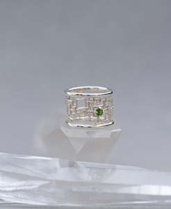 B2b Styles: Centred Ring - 925 Sterling Silver, Chrome Diopside