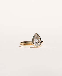 Frida Engagement Ring - 18k Yellow Gold, Pear Cut Lab Grown Diamond 2.20 carat